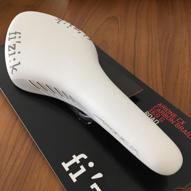 fizik arione carbon rails