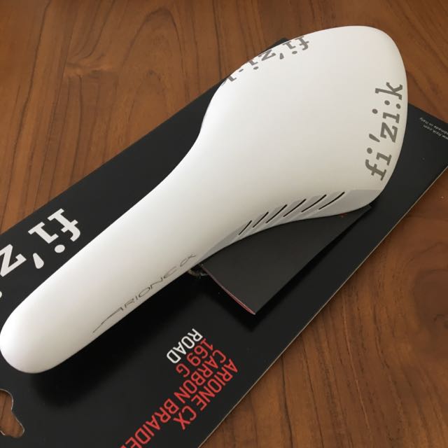 fizik arione carbon rails