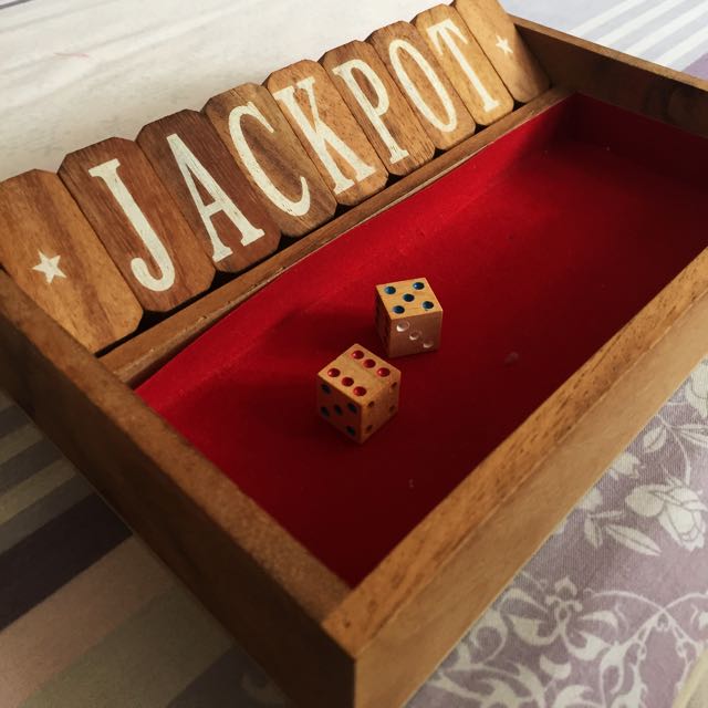 正規品 ジャックポット ダイス ゲーム 天然木Jackpot Dice Game レッド yH9rx76eUi, ボードゲーム -  centralcampo.com.br