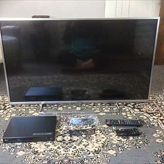 42 Inch Panasonic Tv & Blueray Player 42 Inch Panasonic Tv & Blueray Player