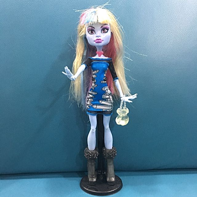 abbey bominable original doll