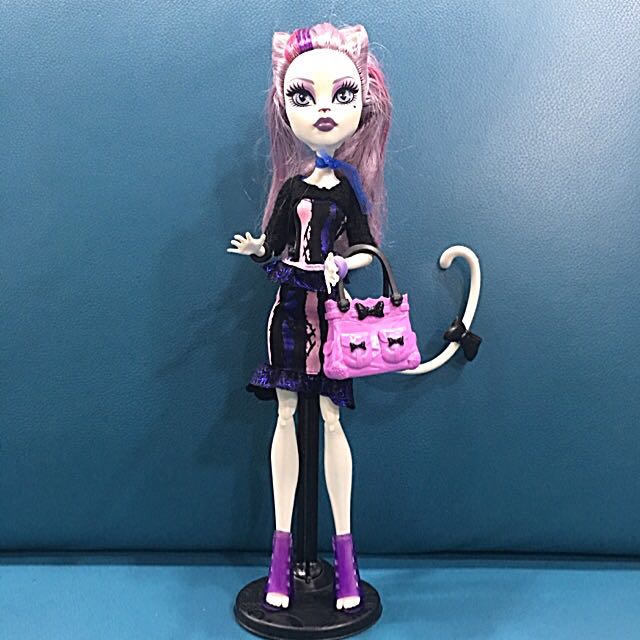 catrine de mew doll