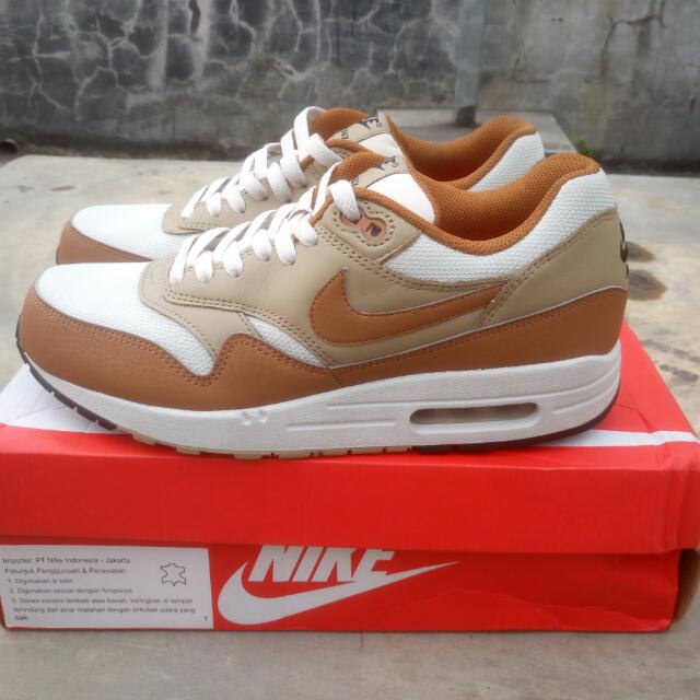 Nike air max 1 essential on sale brown