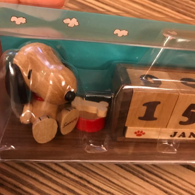 Peanuts Snoopy Wooden Calendar (Wooderful life), Hobbies & Toys, Toys