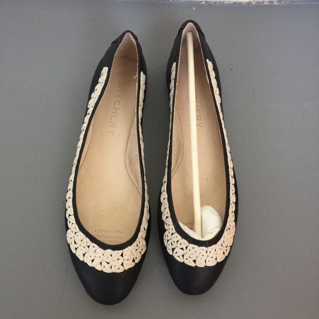 Witchery footwear store