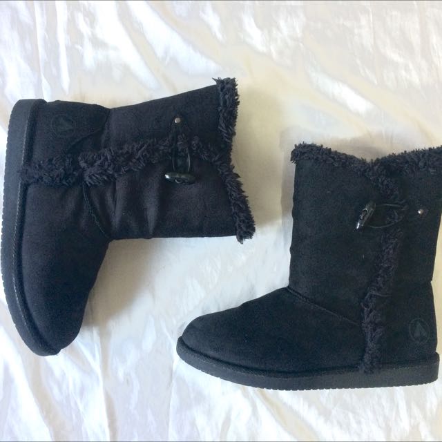 Airwalk Furry Winter Boots Women S Fashion Shoes On Carousell