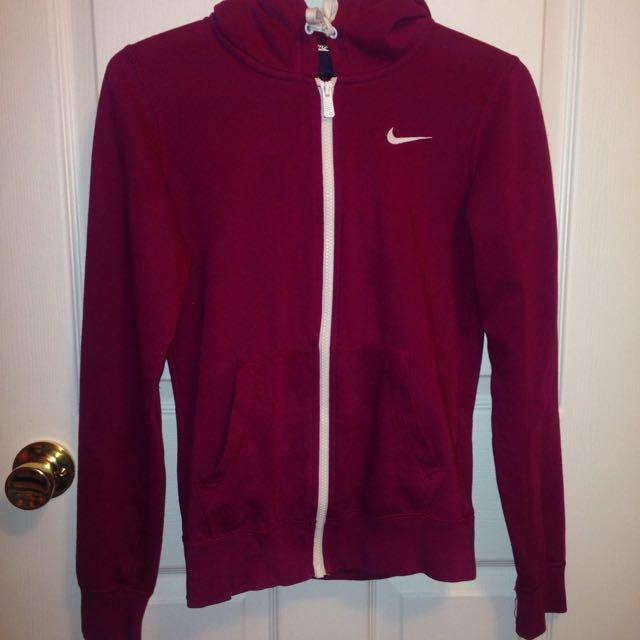 burgundy nike sweater