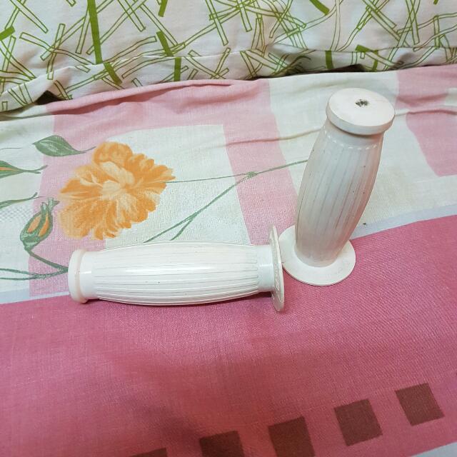 white handlebar grips