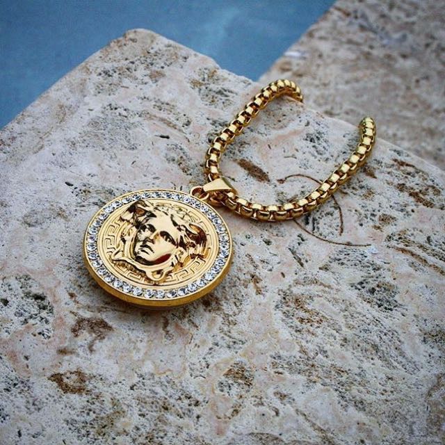 Versace medallion chain discount