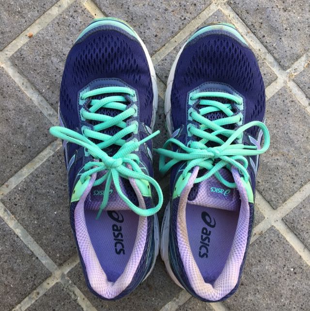 ASICS Women's GT-1000 4 Running Shoe (Category: Activewear) located in Singapore. Submitted by thegoodnight (Listing ID 83915037, Image 1). Description: .