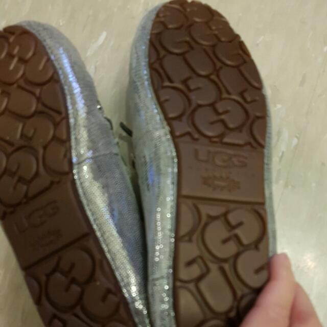 UGG （分類：靴）位於 Hong Kong。 由 yynine 提交（商品編號 83849092，圖片 3）。簡介： 。
