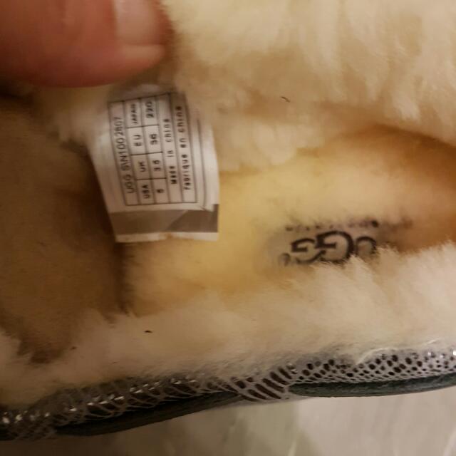 UGG （分類：靴）位於 Hong Kong。 由 yynine 提交（商品編號 83849092，圖片 4）。簡介： 。