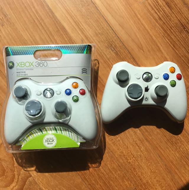 XBOX360 Wireless Controller (Category: Controllers) located in Singapore. Submitted by potassium08 (Listing ID 83942437, Image 1). Description: .
