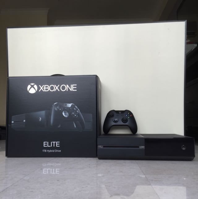 XBOX ONE ELITE CONSOLE 1TB SSHD MATTE BLACK Normal Controller