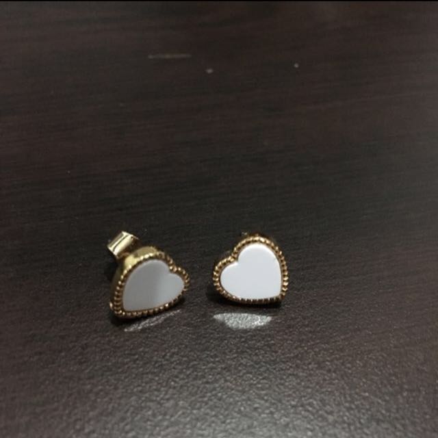 H&m hotsell heart earrings