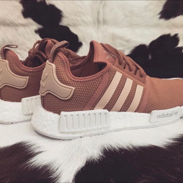 Nmd r1 pink on sale salmon