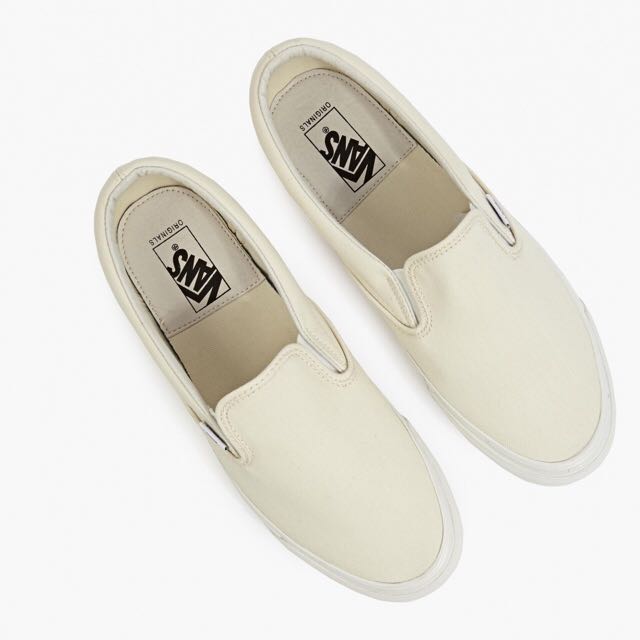 Authentic VANS Classic Slip On in White 