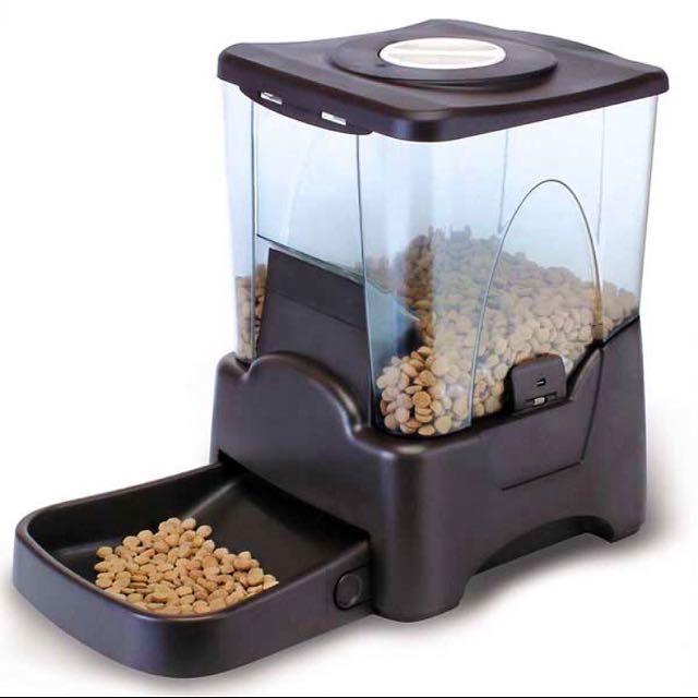 Battery operated automatic pet feeder. Large capacity 10.65L