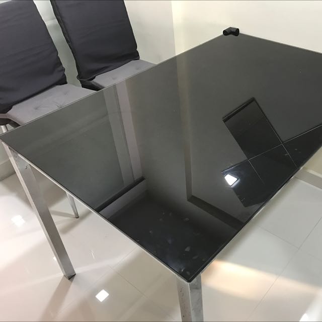 Dining Table (Category: Tables & Sets) located in Singapore. Submitted by ajplus (Listing ID 84052472, Image 2). Description: .