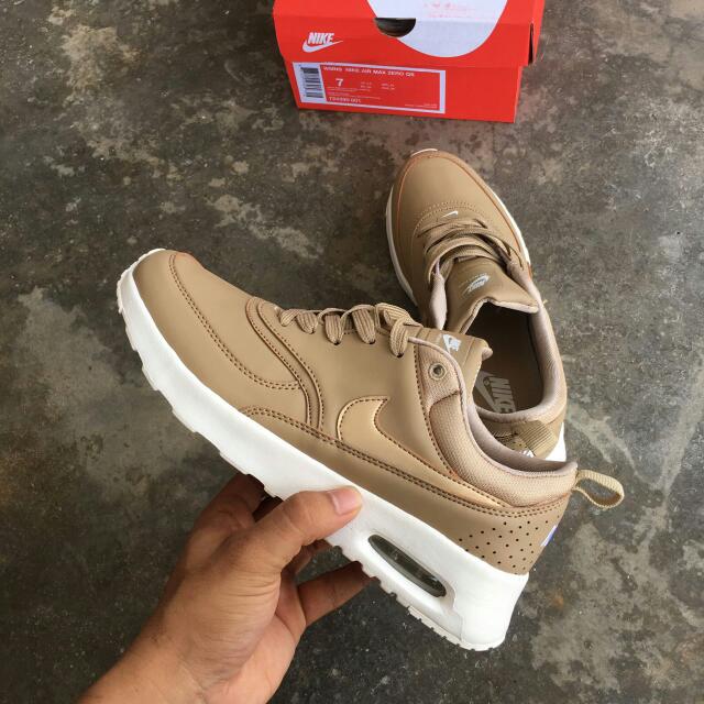 Nike store thea nude