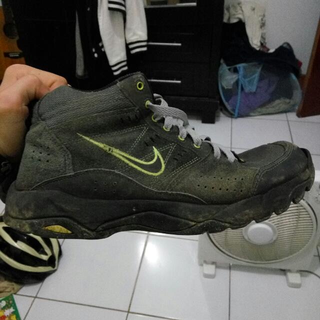 Sepatu Gunung Nike Barang Yang Dicari Di Carousell