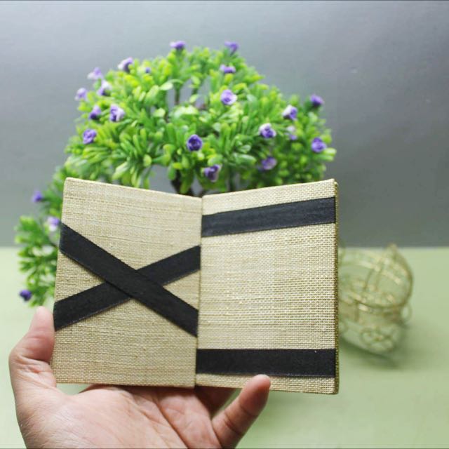 Yellow Magic Wallet (Category: Wallets & Card holders) located in Del Monte. Submitted by lilirae21 (Listing ID 84173231, Image 2). Description: .