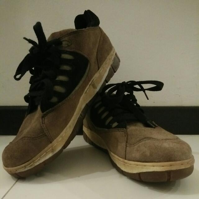 converse old school sneakers