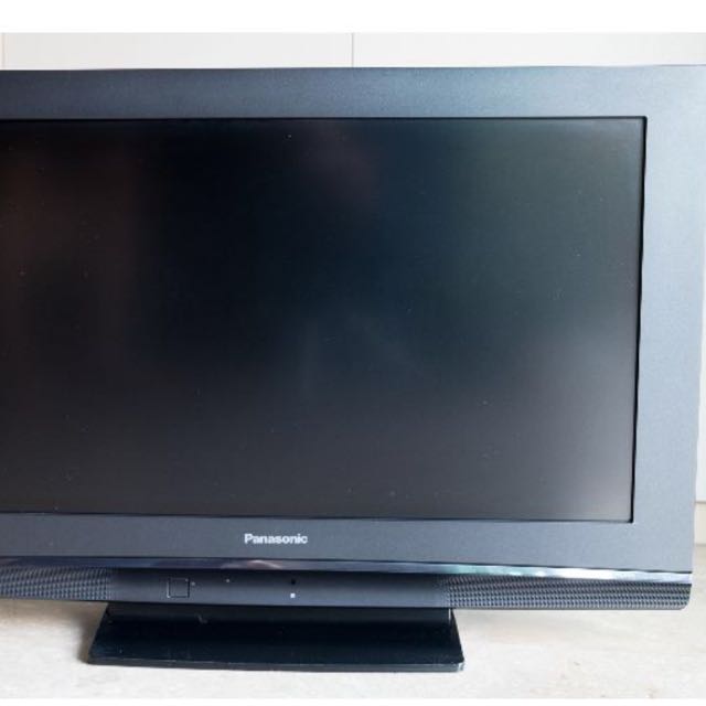 32" LCD TV And Use PC MONITOR, Computers & Tech, Parts & Accessories
