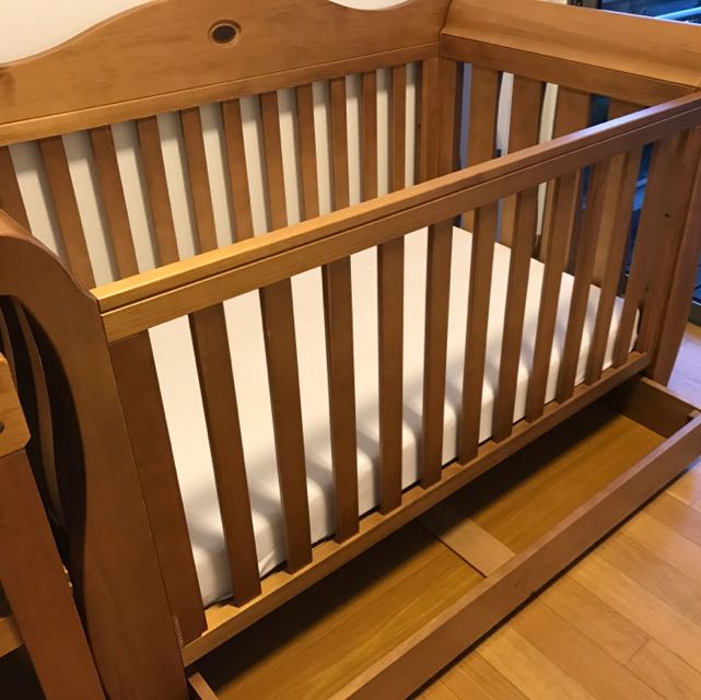 Boori Sleigh Royale Cot And Changing Table, Babies & Kids, Babies