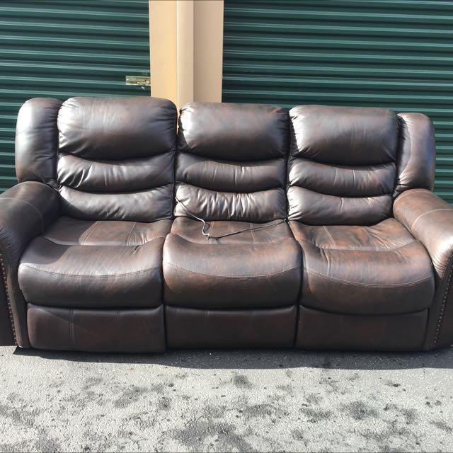 Excellent Condition Leather Couch Chair Set W Recliners