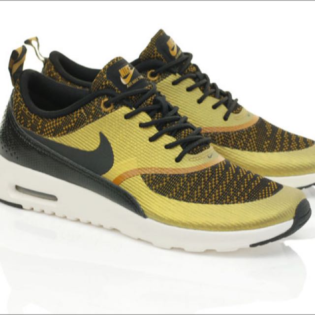 black and gold air max thea