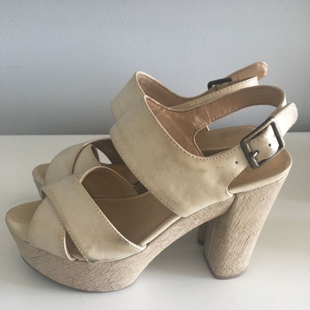 novo nude shoes