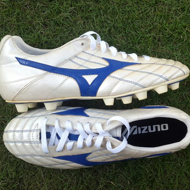 Mizuno wave ghost striker new arrivals
