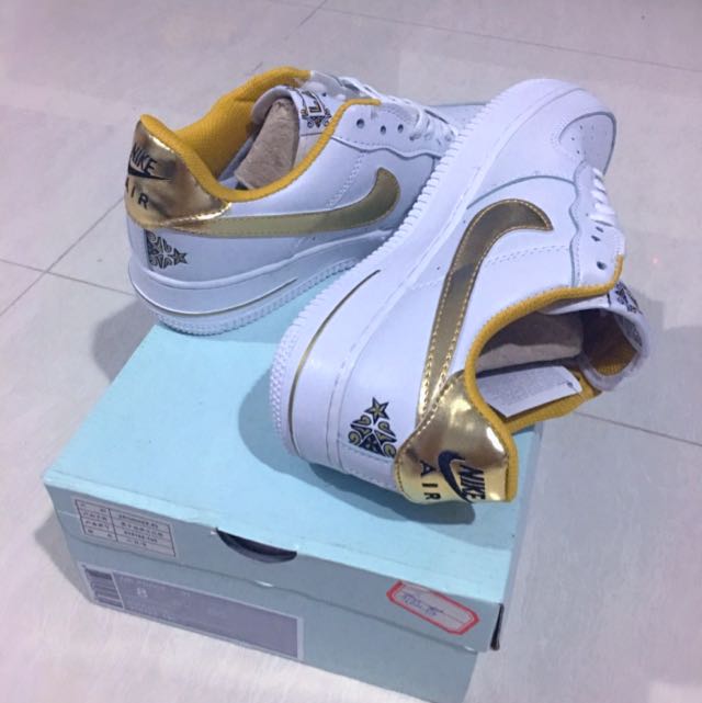 unisex nike sneakers