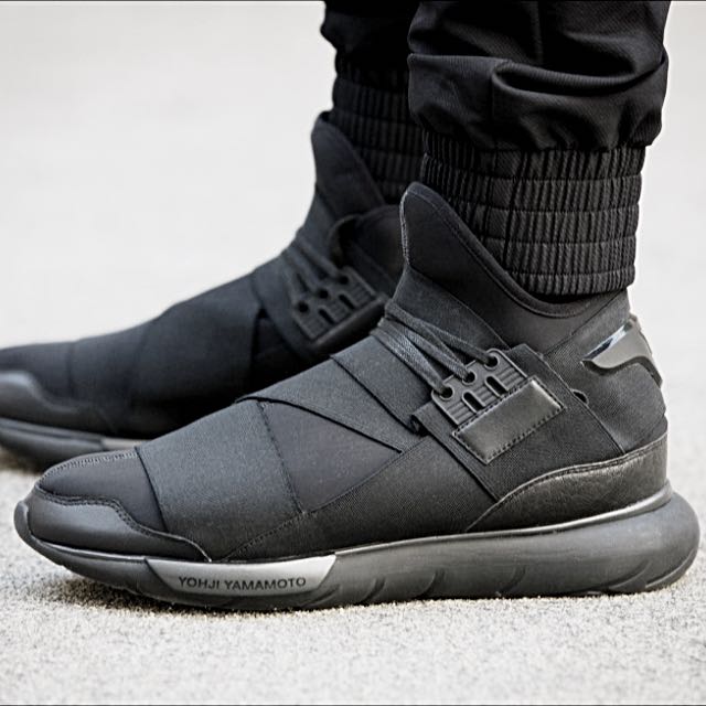 Y 3 Qasa Triple Black Men s Fashion Footwear Sneakers on Carousell