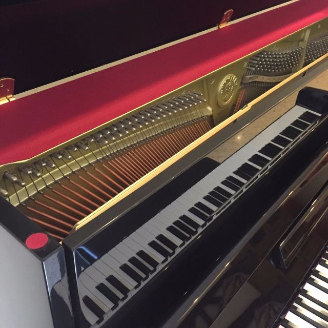 YAMAHA YM5 Piano (Japan made), Hobbies & Toys, Music & Media, Musical