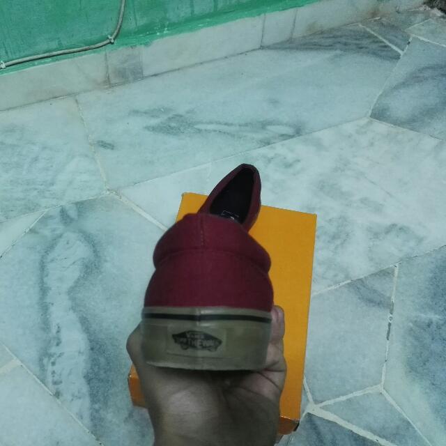 Kasut vans maroon 2025