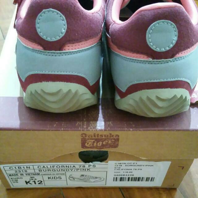 Final Reduction !! Preloved Onitsuka Tiger Sneakers (Category: Babies & Kids Fashion) located in Singapore. Submitted by jeskoh (Listing ID 84861733, Image 3). Description: 100% Authentic! Further Reduction!! Preloved Onitsuka Tiger sneakers Rare burgundy/pink sneakers Bought at $119, now clearing at $30 only! Condition : 8.5/10 looks new and very clean. Size: Euro 30, US K12, 18.5 cm Not for fussy Cash n carry Price is nett..