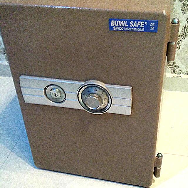 Safe Box (Bumil Safe SAVCO International), Everything Else on Carousell