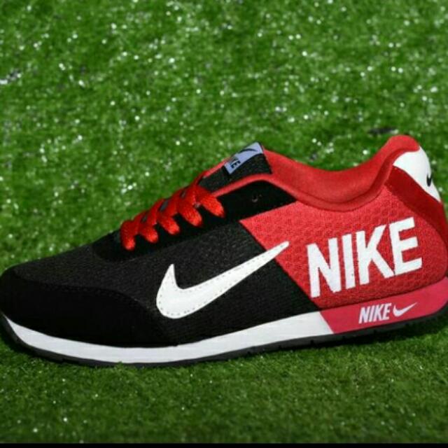  Sepatu  Nike  Cowok  Hitam 