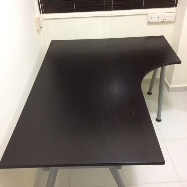 Study Table (Category: Tables & Sets) located in Singapore. Submitted by jayen1806 (Listing ID 84979284, Image 3). Description: .