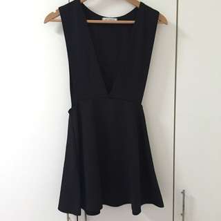 BLACK SHORT DRESS·FREE SIZE & inside need to add any TEE yourself
