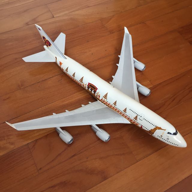 thai airways toy plane