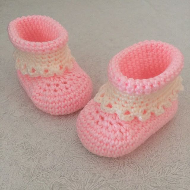 crochet cuffed baby booties