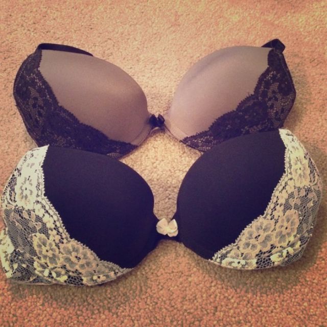 2 x H&M nursing bras, Women's Fashion, New Undergarments & Loungewear on  Carousell