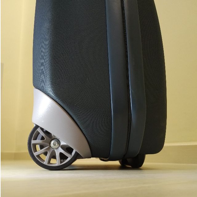 PIQUADRO Wheeled luggage, Emerald Green, CarryOn, Unisex, Used, Men's