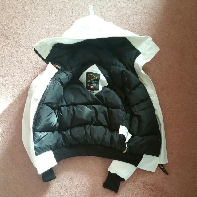 2XS Women Canada Goose Chilliwack Bomber Jacket in White Women s Fashion Clothes on Carousell