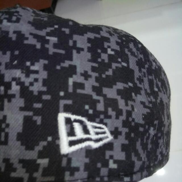 Cap (Category: Caps & Hats) located in Singapore. Submitted by haizansg (Listing ID 85275315, Image 3). Description: .