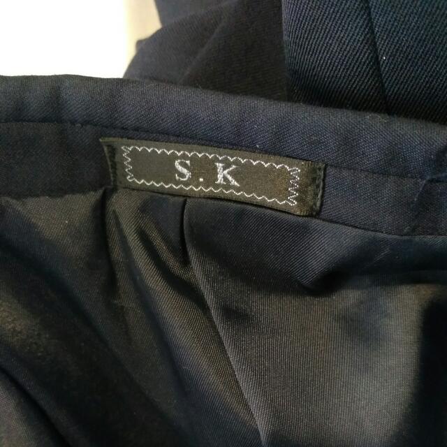 Dinner Jacket (Category: Hoodies) located in Singapore. Submitted by fidget_and_shy (Listing ID 85286056, Image 3). Description: .