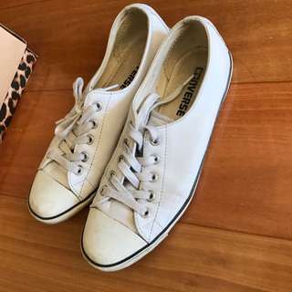 Converse leather US 7